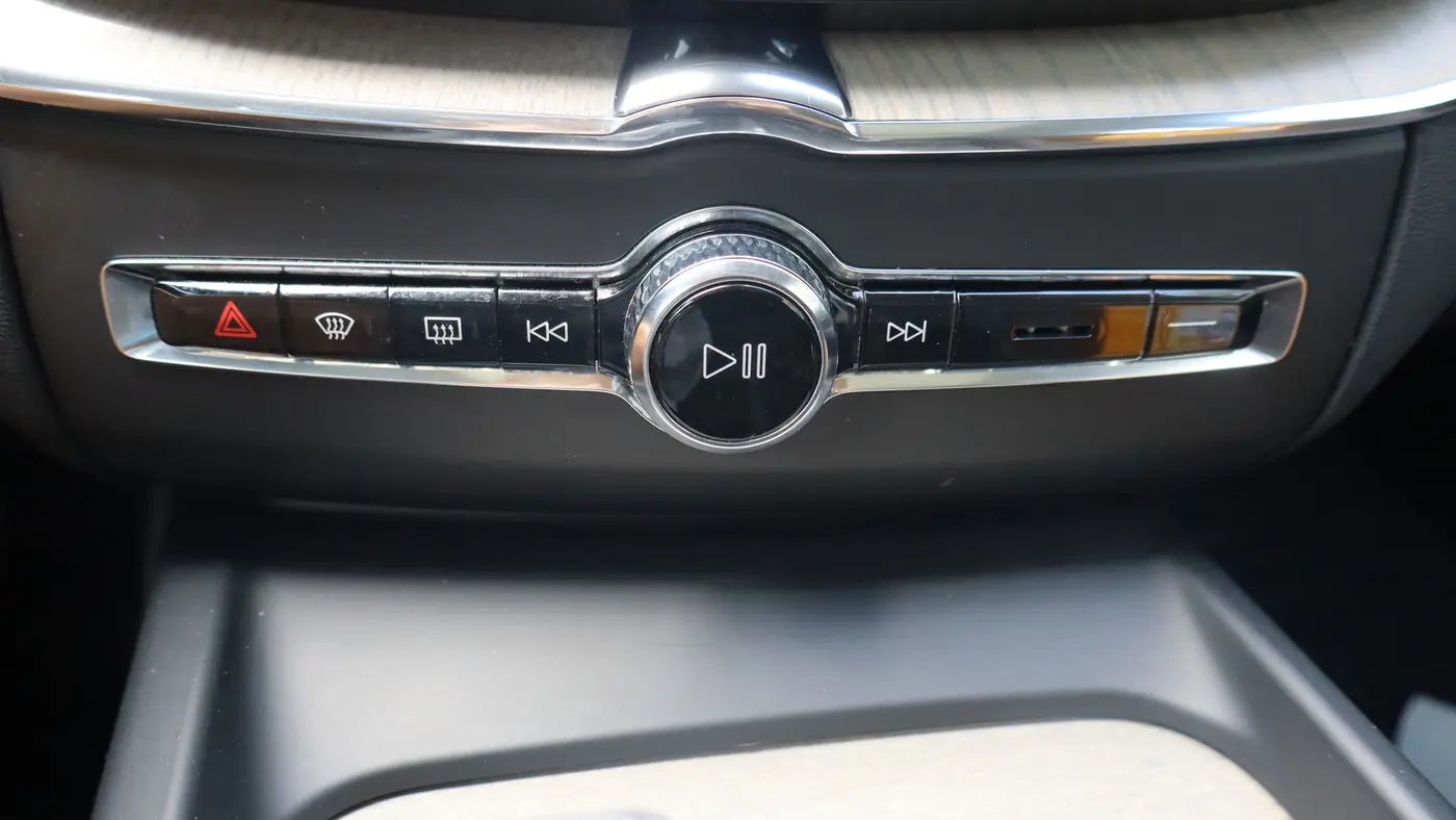 2022 Volvo XC60 B5 Inscription