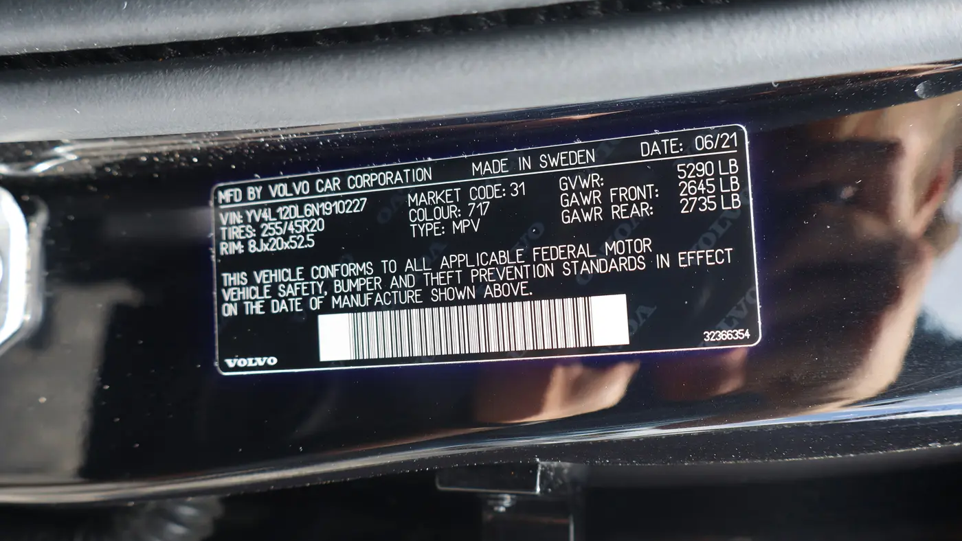2022 Volvo XC60 B5 Inscription