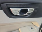 2022 XC60 Thumbnail 7