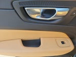 2022 XC60 Thumbnail 10