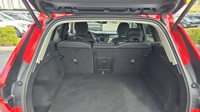 2022 Volvo XC60 B5 Inscription