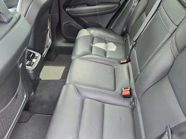 2022 Volvo XC60 - $26,990