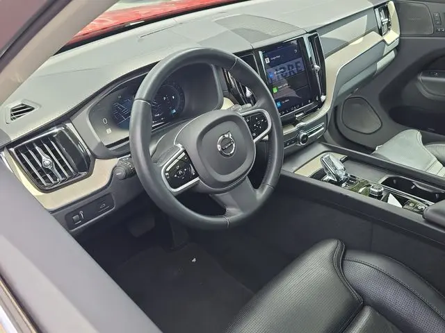 2022 Volvo XC60 - $26,990