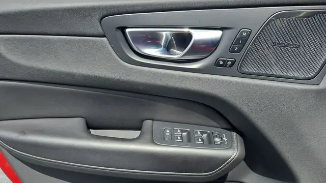 2022 Volvo XC60 B5 Inscription