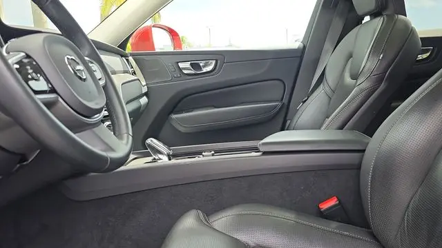 2022 Volvo XC60 B5 Inscription