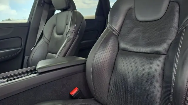 2022 Volvo XC60 B5 Inscription