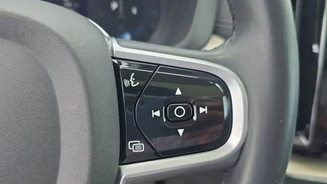 2022 Volvo XC60 B5 Inscription