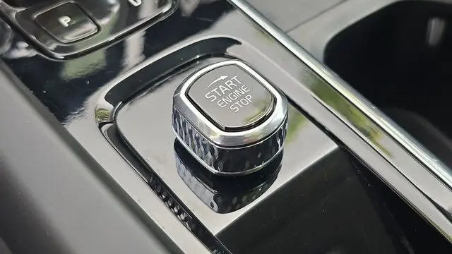 2022 Volvo XC60 B5 Inscription