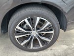2023 XC60 Thumbnail 1