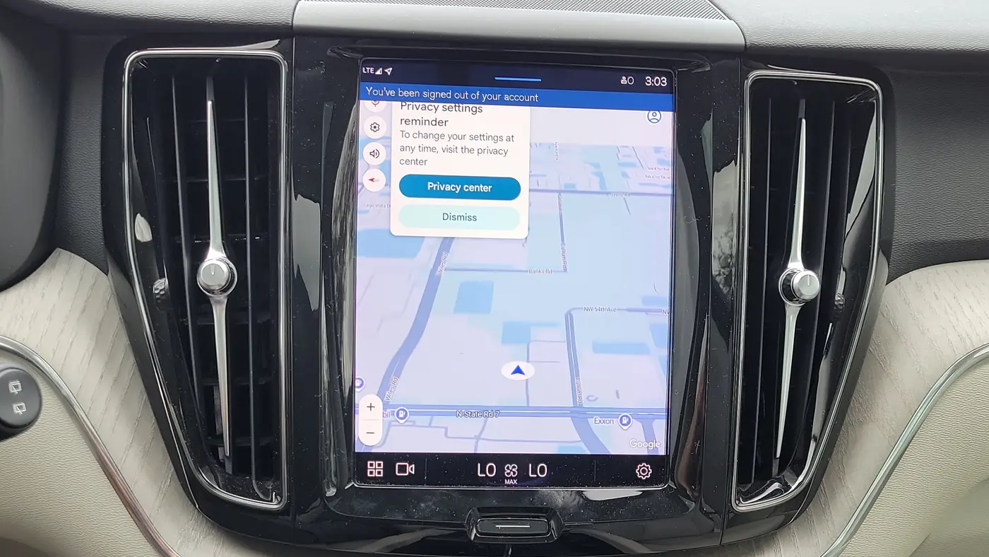 2023 Volvo XC60 B5 Plus Dark Theme