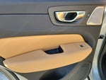 2023 XC60 Thumbnail 8