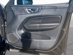 2023 XC60 Thumbnail 23