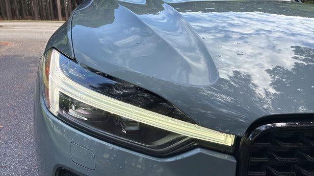 2023 Volvo XC60 B5 Plus Dark Theme