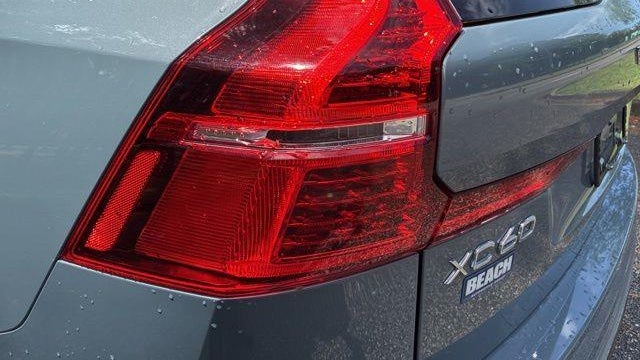2023 Volvo XC60 B5 Plus Dark Theme