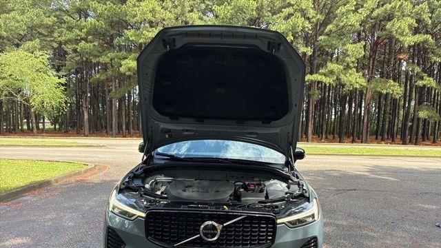 2023 Volvo XC60 B5 Plus Dark Theme