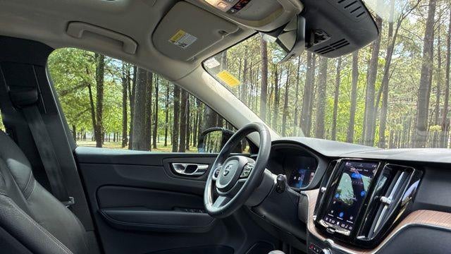 2023 Volvo XC60 B5 Plus Dark Theme