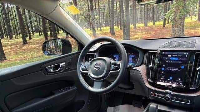 2023 Volvo XC60 B5 Plus Dark Theme