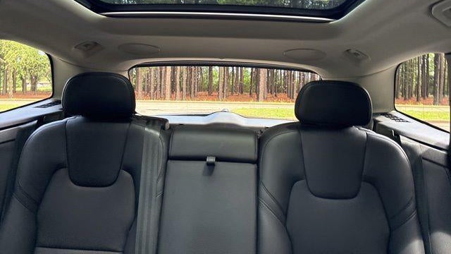 2023 Volvo XC60 B5 Plus Dark Theme