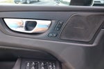 2023 XC60 Thumbnail 16