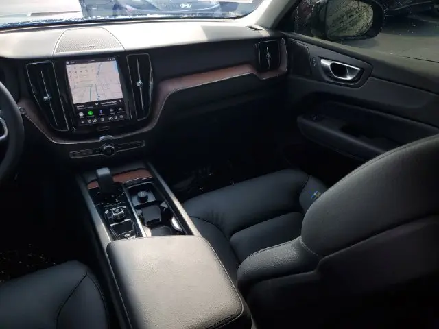2023 Volvo XC60 - $28,688