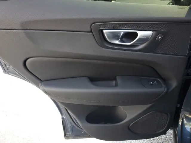 2023 Volvo XC60 - $28,688