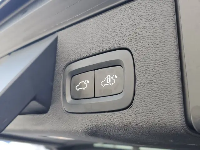 2023 Volvo XC60 - $28,688