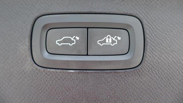 2024 Volvo XC90 B5 Core Bright Theme