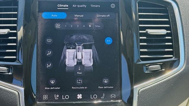 2023 Volvo XC90 B5 Plus Bright Theme