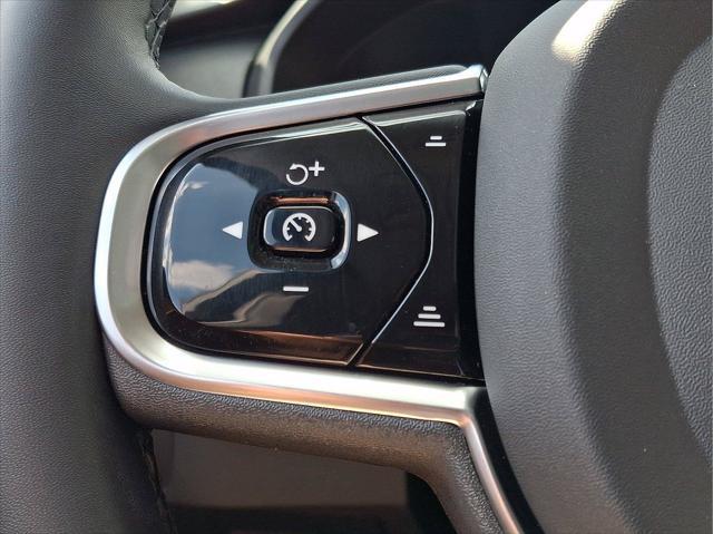 2023 Volvo XC90 - $30,000