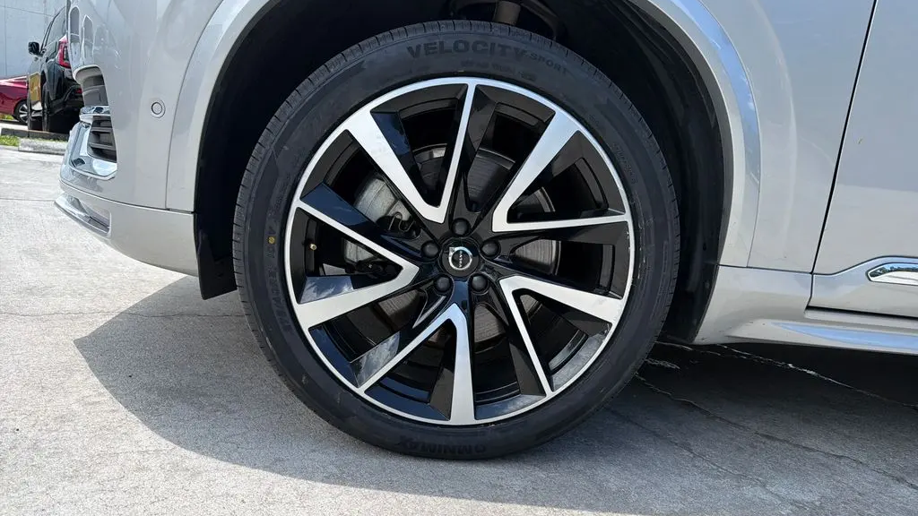 2023 Volvo XC90 B5 Plus Bright Theme