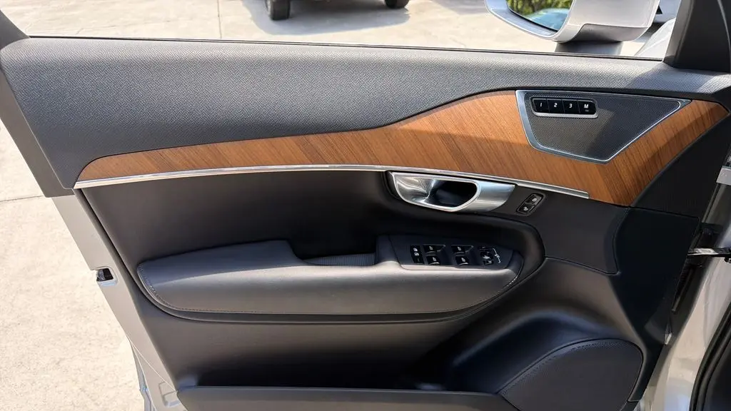 2023 Volvo XC90 B5 Plus Bright Theme