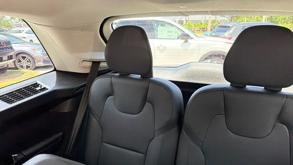 2023 Volvo XC90 B5 Plus Bright Theme