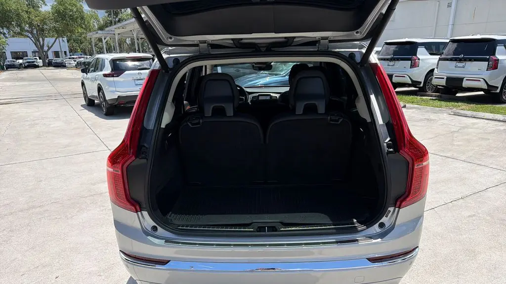 2023 Volvo XC90 B5 Plus Bright Theme