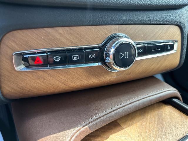2023 Volvo XC90 - $27,500