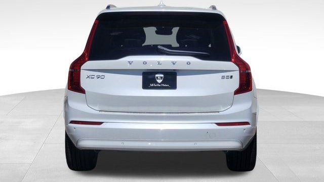 2023 Volvo XC90 B5 Core