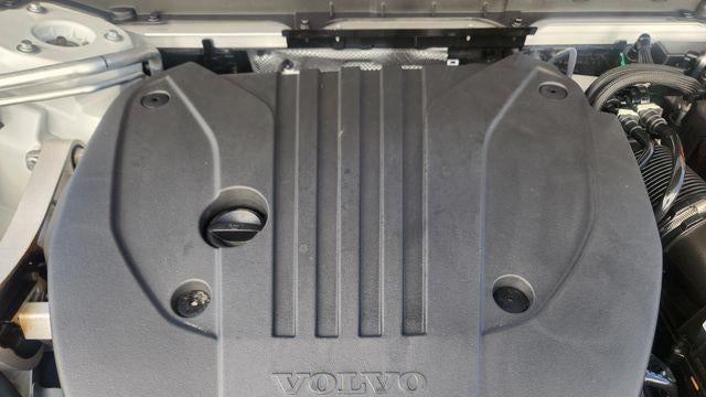 2023 Volvo XC90 B5 Core