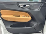 2023 XC60 Thumbnail 11
