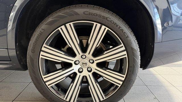 2023 Volvo XC60 B5 Ultimate Bright Theme