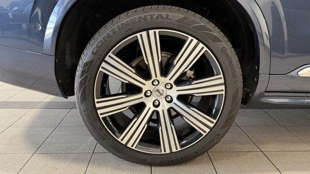 2023 Volvo XC60 B5 Ultimate Bright Theme