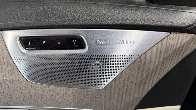 2023 Volvo XC60 B5 Ultimate Bright Theme
