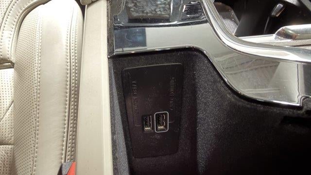 2023 Volvo XC60 B5 Ultimate Bright Theme