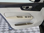 2023 XC60 Thumbnail 9