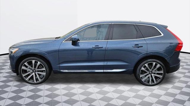 2023 Volvo XC60 B5 Ultimate Bright Theme