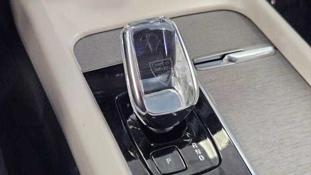 2023 Volvo XC60 B5 Ultimate Bright Theme