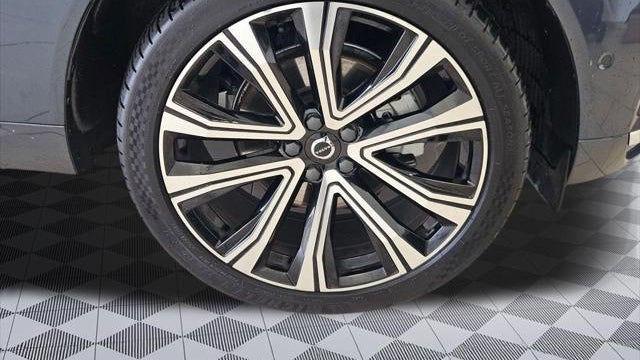 2023 Volvo XC60 B5 Ultimate Bright Theme