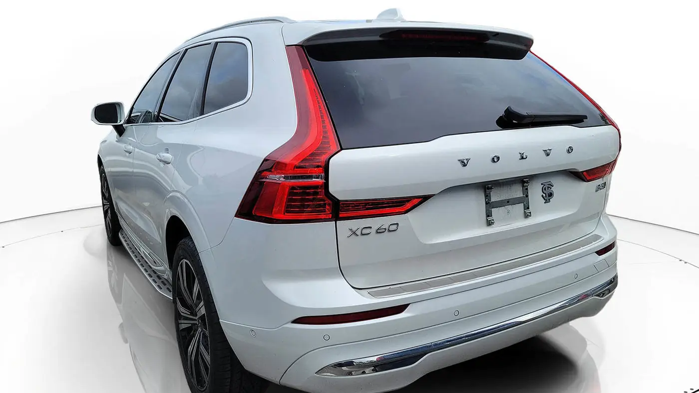 2023 Volvo XC60 B5 Plus Bright Theme