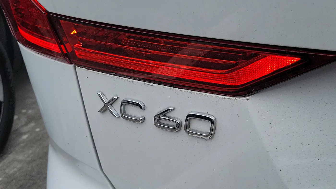 2023 Volvo XC60 B5 Plus Bright Theme