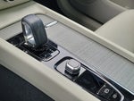 2023 XC60 Thumbnail 24
