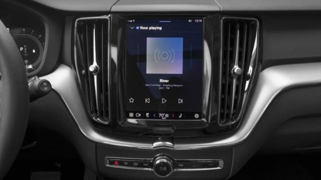 2023 Volvo XC60 B5 Plus Bright Theme