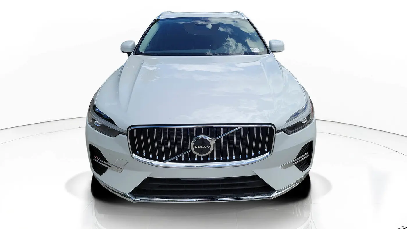 2023 Volvo XC60 B5 Plus Bright Theme